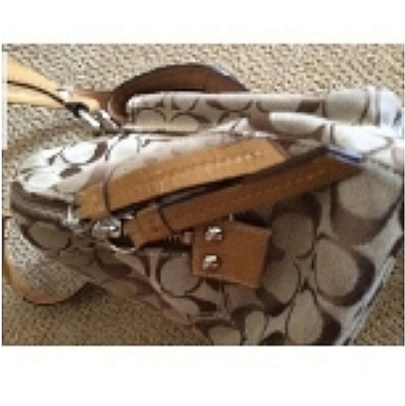 XLARGE AUTHENTIC COACH SIGNATURE C AND GENUINE LEATHER HANDBAG 15W x 13L - Picture 8 of 9